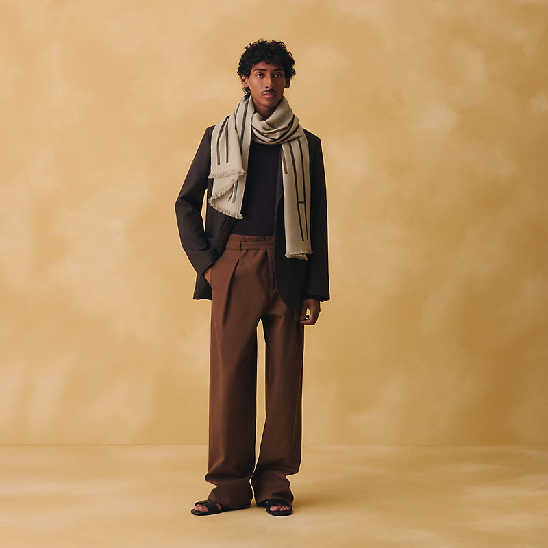 カシミヤマフラー 《ア・ラ・リーニュ》 | Hermès - エルメス-公式サイト